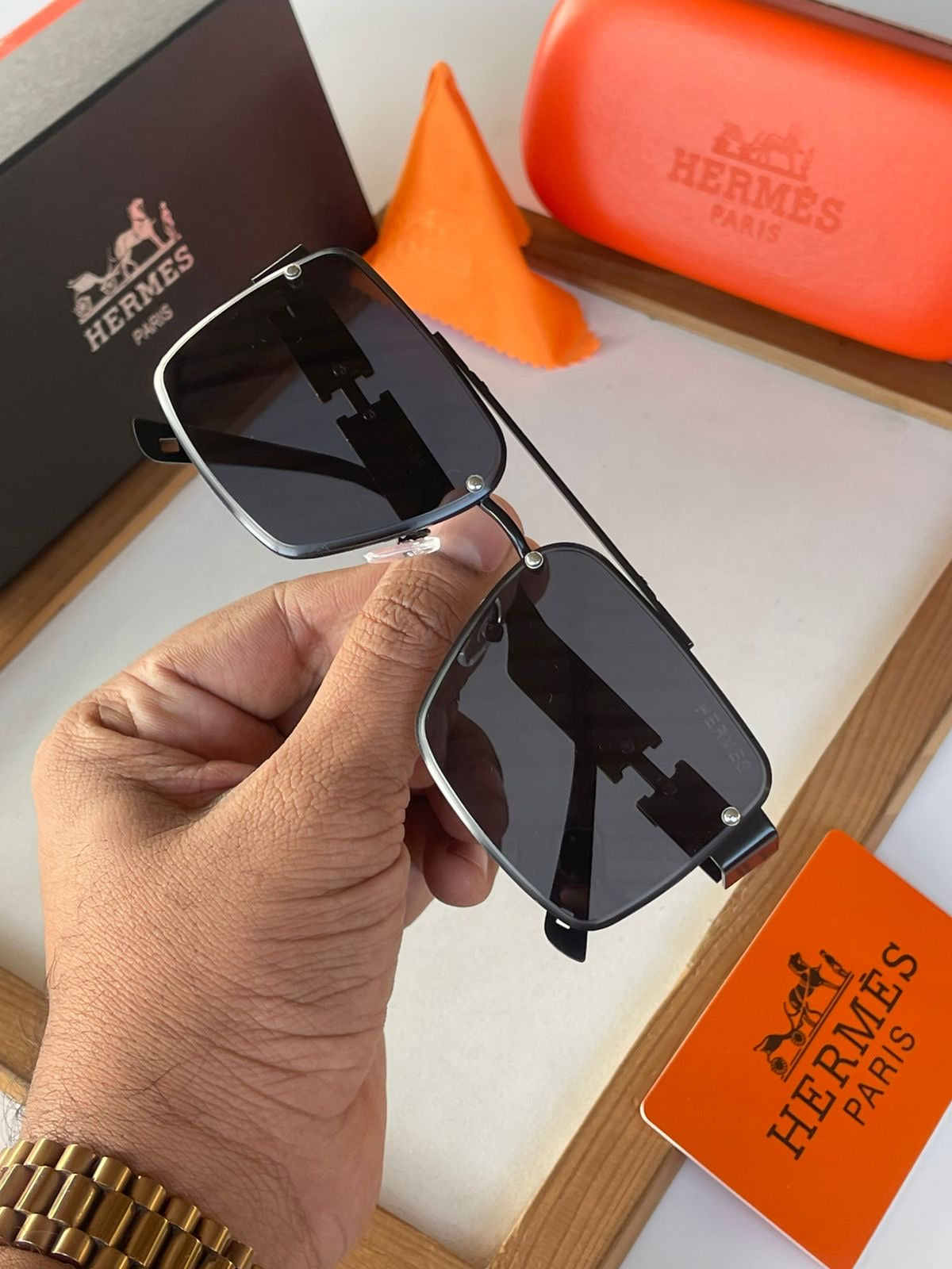 HERMES_SUNGLASSES