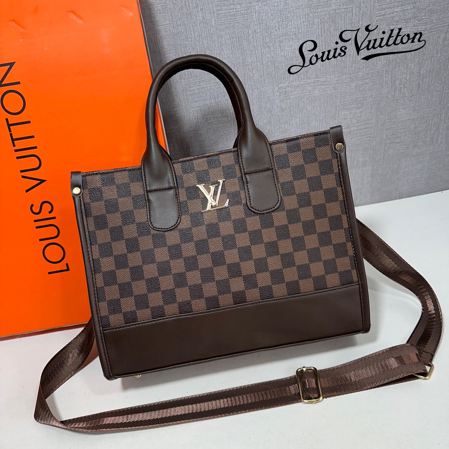 LOUIS VUITTON-TOTE BAG