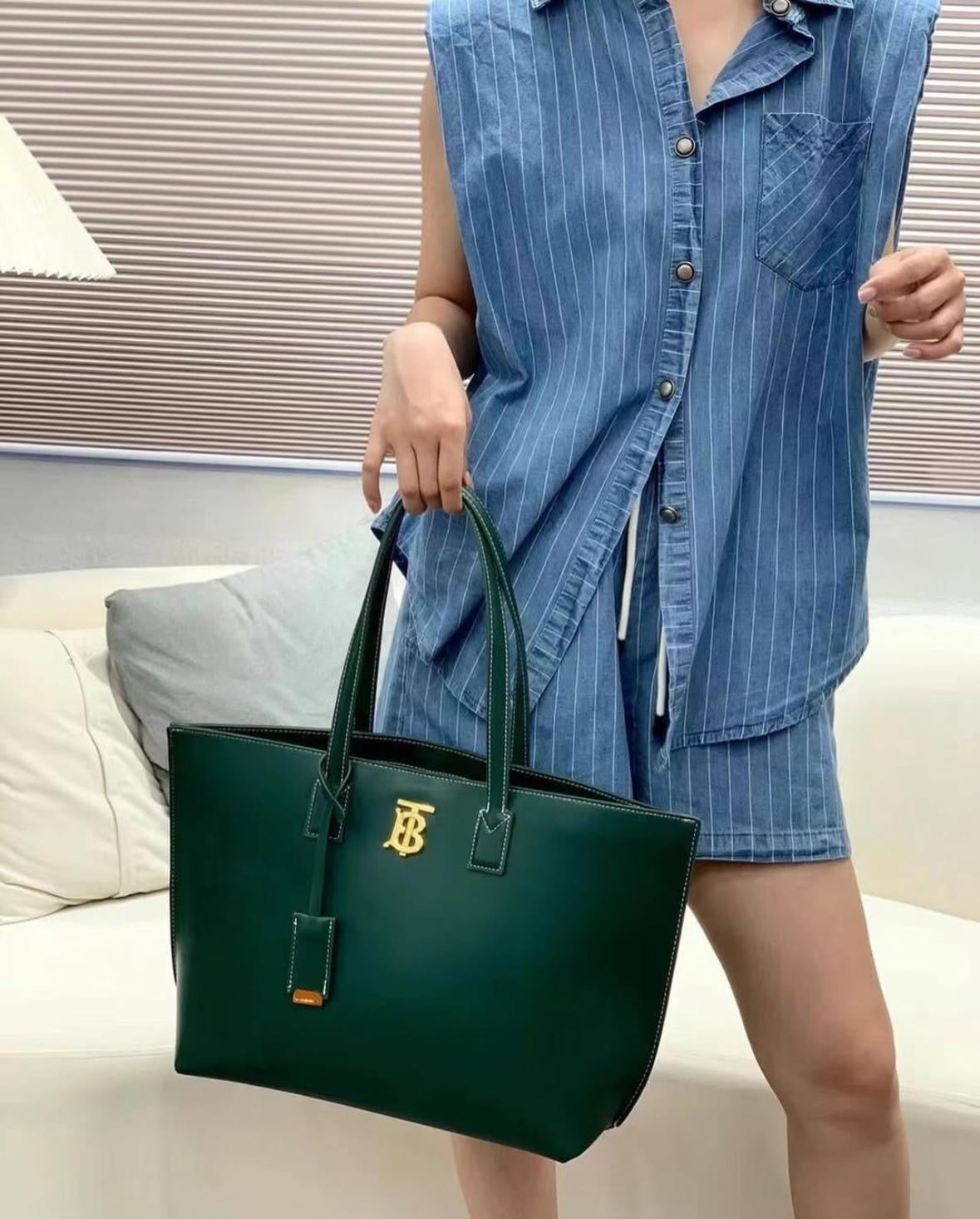 BURBERRY-TOTE BAG